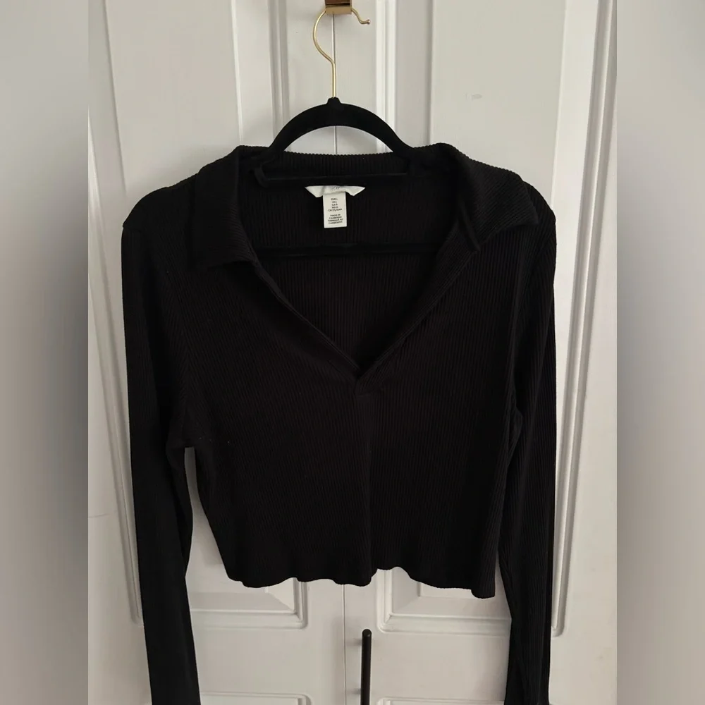 Collared Ribbed Crop Top - Picture 4 of 4
